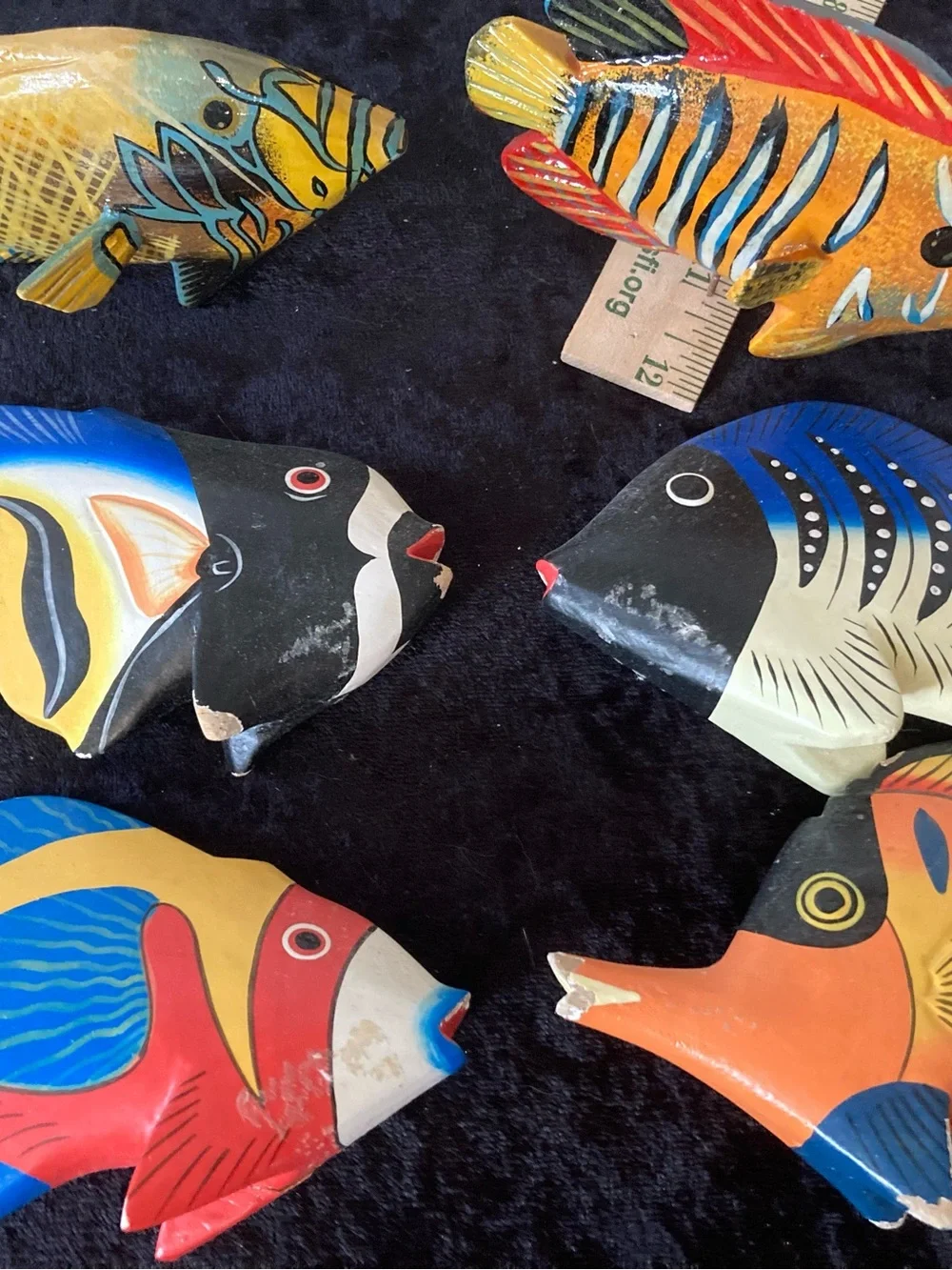 Hand-Painted Decorative Fish Wood Figurines - Colorful Blue, Yellow, Red